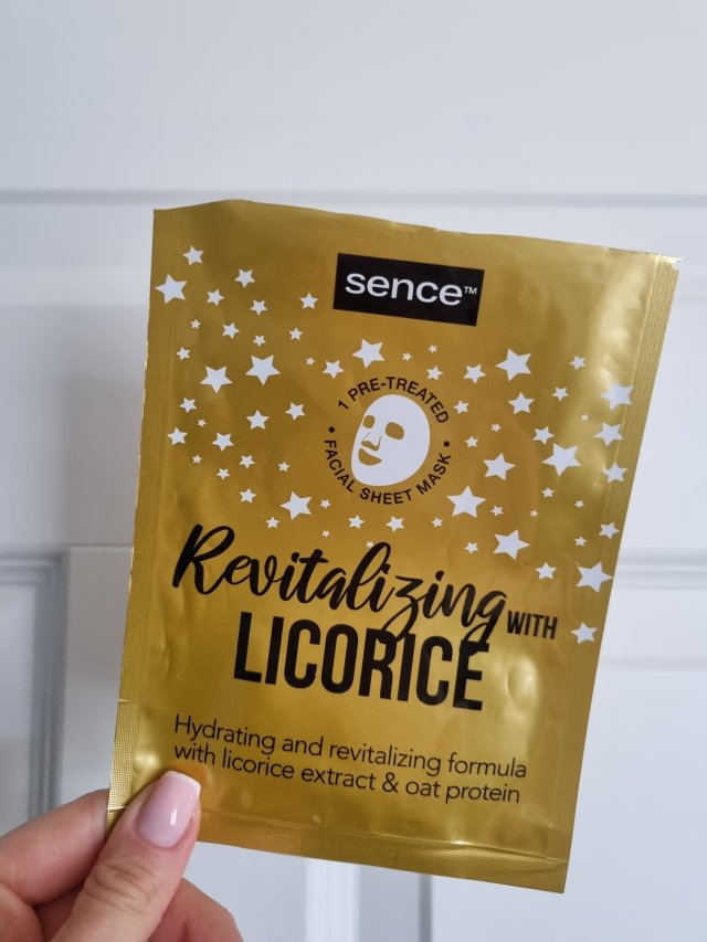 Denkowanie część druga :) Grudzień, kosmetyki w świątecznych opakowaniach lub w świątecznych kolorach: czerwonym, zielonym i złotym 