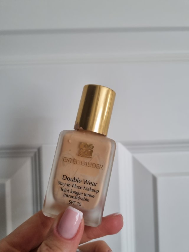 Denkowanie część druga :) Grudzień, kosmetyki w świątecznych opakowaniach lub w świątecznych kolorach: czerwonym, zielonym i złotym 