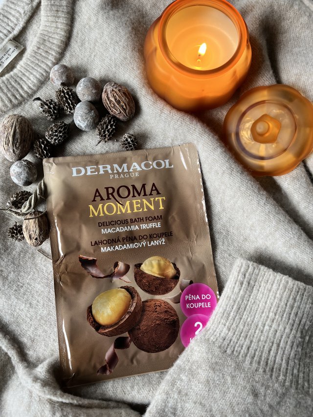 Dermacol Aroma Moment, Pianka do kąpieli, Delicious Bath Foam, Macadamia Truffle