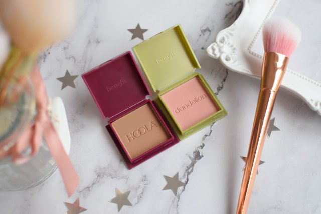 BeneFit Bronzer do twarzy, Hoola