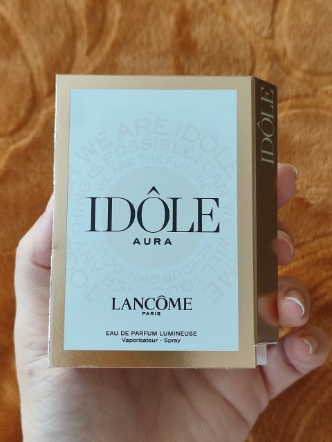 Denkowanie część druga :) Grudzień, kosmetyki w świątecznych opakowaniach lub w świątecznych kolorach: czerwonym, zielonym i złotym 