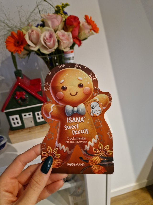 Denkowanie część druga :) Grudzień, kosmetyki w świątecznych opakowaniach lub w świątecznych kolorach: czerwonym, zielonym i złotym 