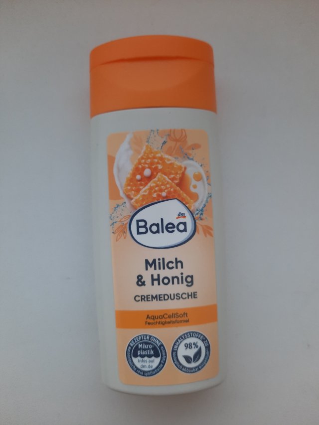 Denkowanie część druga :) Grudzień, kosmetyki w świątecznych opakowaniach lub w świątecznych kolorach: czerwonym, zielonym i złotym 