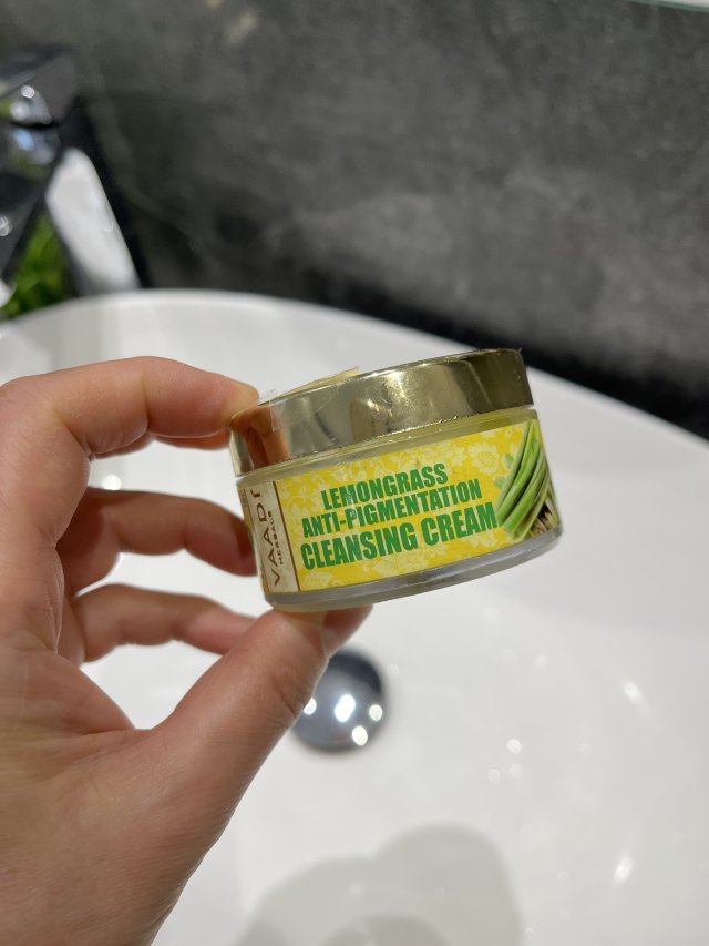 Denkowanie część druga :) Grudzień, kosmetyki w świątecznych opakowaniach lub w świątecznych kolorach: czerwonym, zielonym i złotym 