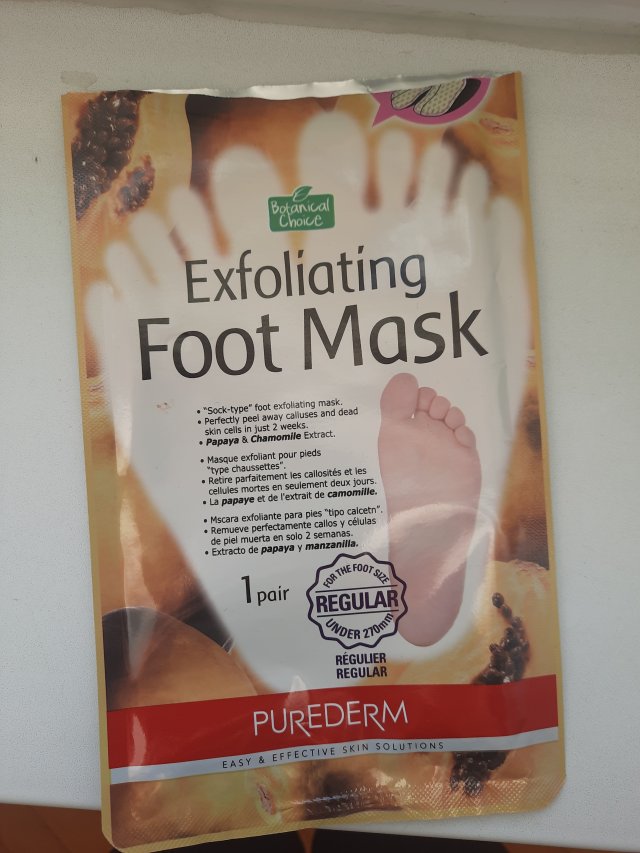 Denkowanie część druga :) Grudzień, kosmetyki w świątecznych opakowaniach lub w świątecznych kolorach: czerwonym, zielonym i złotym 