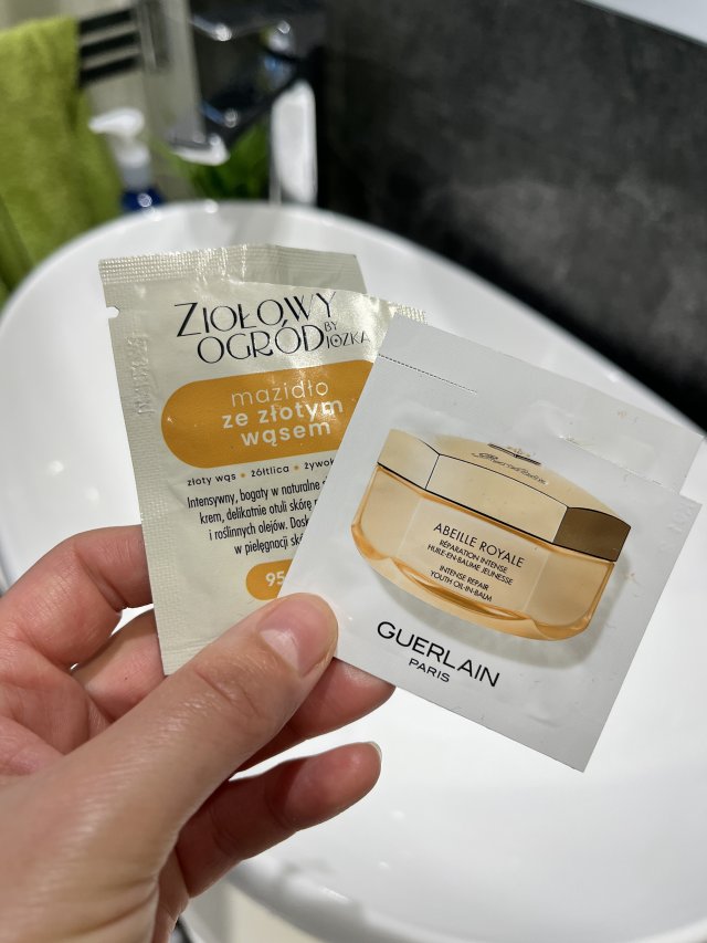 Denkowanie część druga :) Grudzień, kosmetyki w świątecznych opakowaniach lub w świątecznych kolorach: czerwonym, zielonym i złotym 