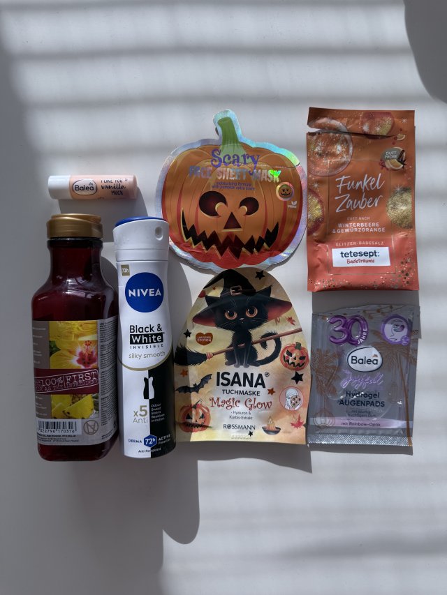 Denkowanie część druga :) Grudzień, kosmetyki w świątecznych opakowaniach lub w świątecznych kolorach: czerwonym, zielonym i złotym 