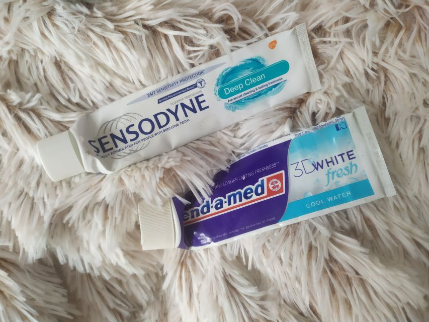 Dwie pasty do zębów 