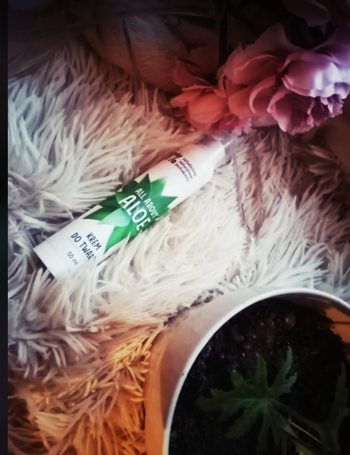 All About Aloe Krem do twarzy, Na dzień