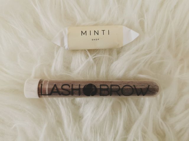 Lash Brow Henna w proszku, Czarna