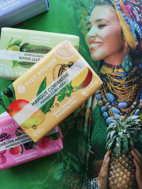 Energizujące mydło w kostce mango i kolendra Yves Rocher 