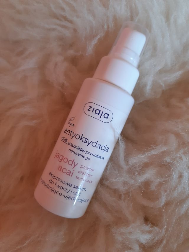 Ziaja Antyoksydacja, Jagody Acai, Ekspresowe serum do twarzy i szyi wygładzająco-ujędrniające