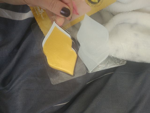 MBeauty Cosmetics Gold Hydrogel Lip Patch, Maseczka do ust 