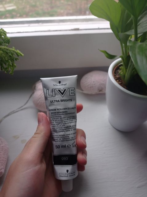 Schwarzkopf Live Ultra Brights Or Pastel, Krem koloryzujący do włosów, nr 093 Shocking Pink