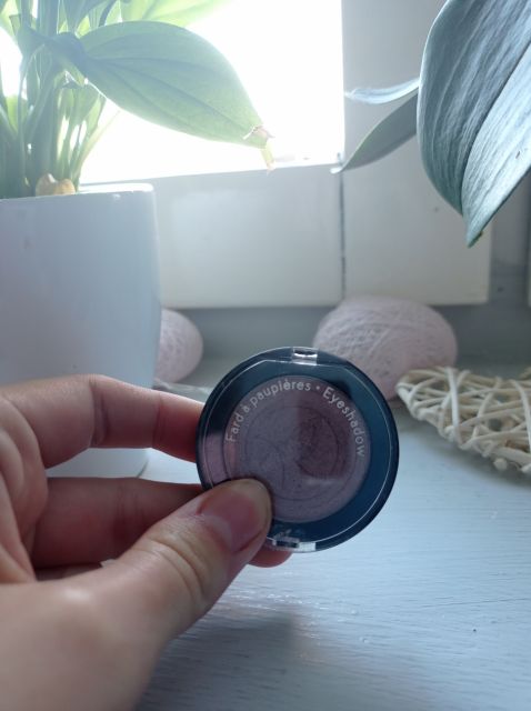 Yves Rocher Cień do powiek, O błyszczącym wykończeniu, nr 25 Réglisse Scintillant