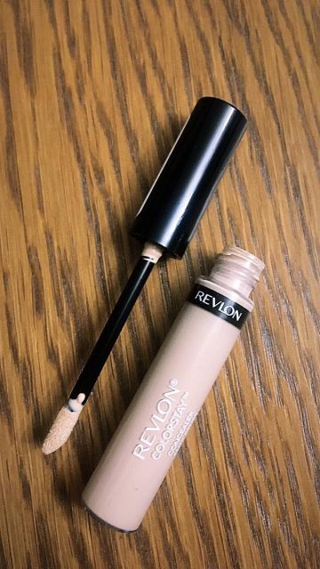Revlon Colorstay, Korektor do twarzy, nr 01 Fair