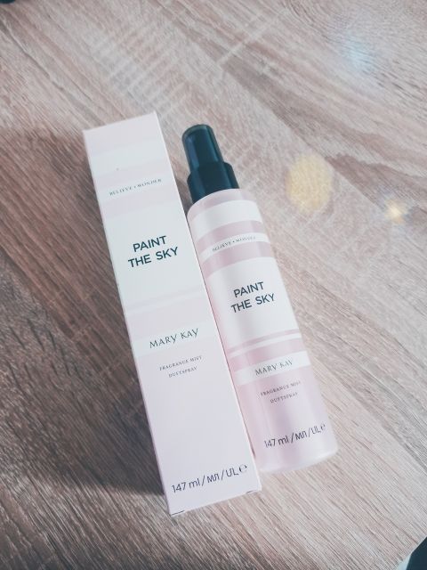 Mary Kay Paint the sky 