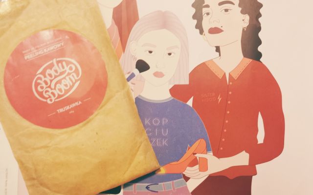 BodyBoom Peeling do ciała kawowy, Truskawka