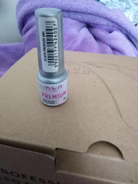 lakier do paznokcie hybrydowy 