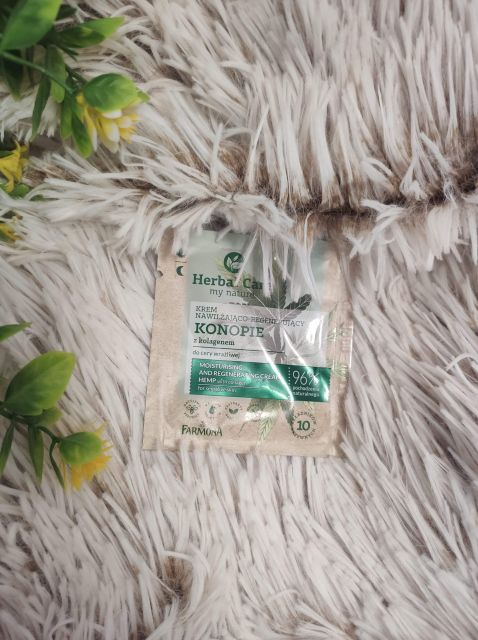 Farmona Herbal Care, Krem do twarzy, Nawilżająco-Regenerujący, Konopie z kolagenem, Do cery wrażliwej