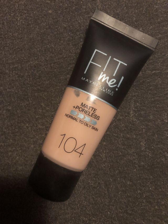 Maybelline Fit Me!, Podkład do twarzy, Matujący i wygładzający pory, nr 104