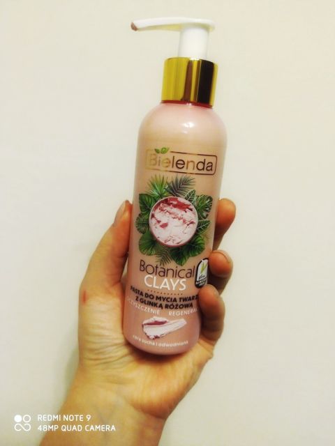 Pasta z różową glinką Bielenda