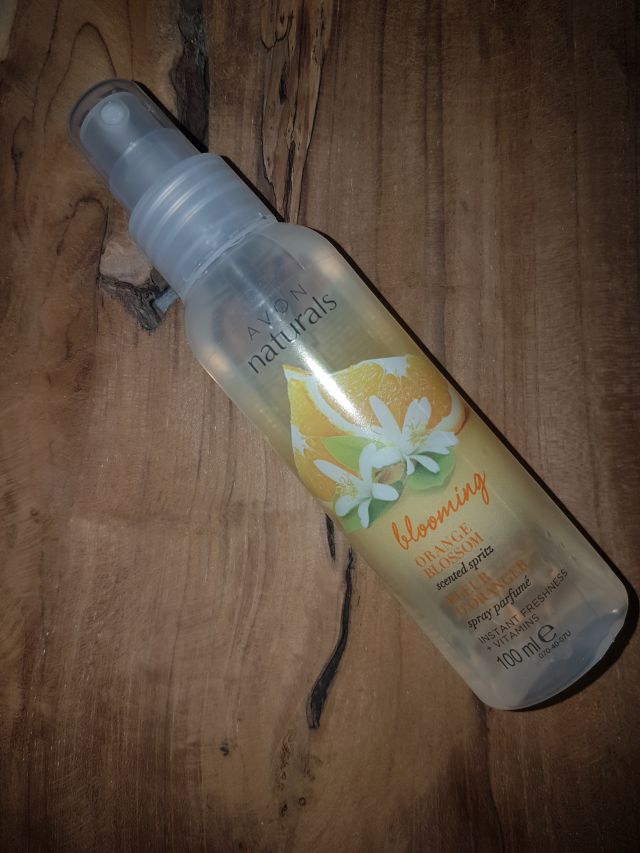 Avon Naturals, Mgiełka do ciała, Kwiat pomarańczy