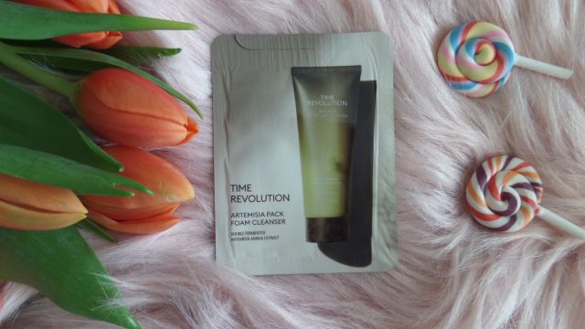 MISSHA Time Revolution, Artemisia Pack Foam Cleanser, Pianka do mycia twarzy, Nawilżająco-oczyszczająca 