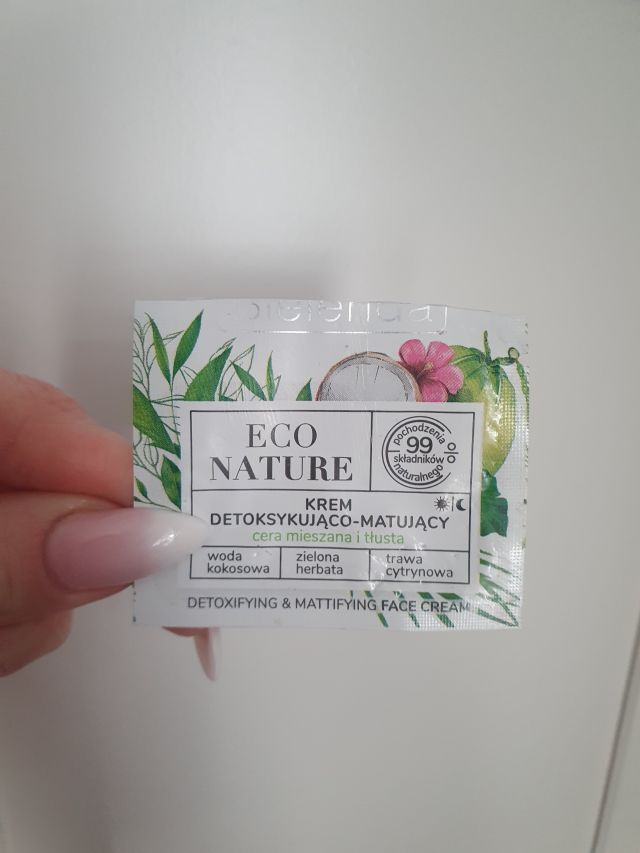 akcja denkowanie! grudzień - kosmetyki w świątecznych opakowaniach i świątecznych kolorach 🎄❄️⛄🎀🎁🎅