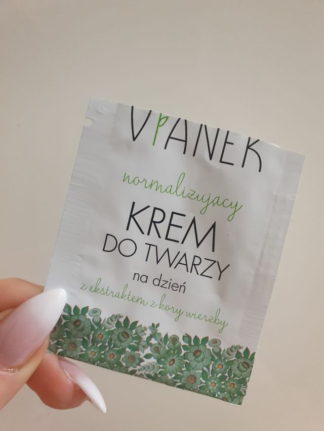 akcja denkowanie! grudzień - kosmetyki w świątecznych opakowaniach i świątecznych kolorach 🎄❄️⛄🎀🎁🎅