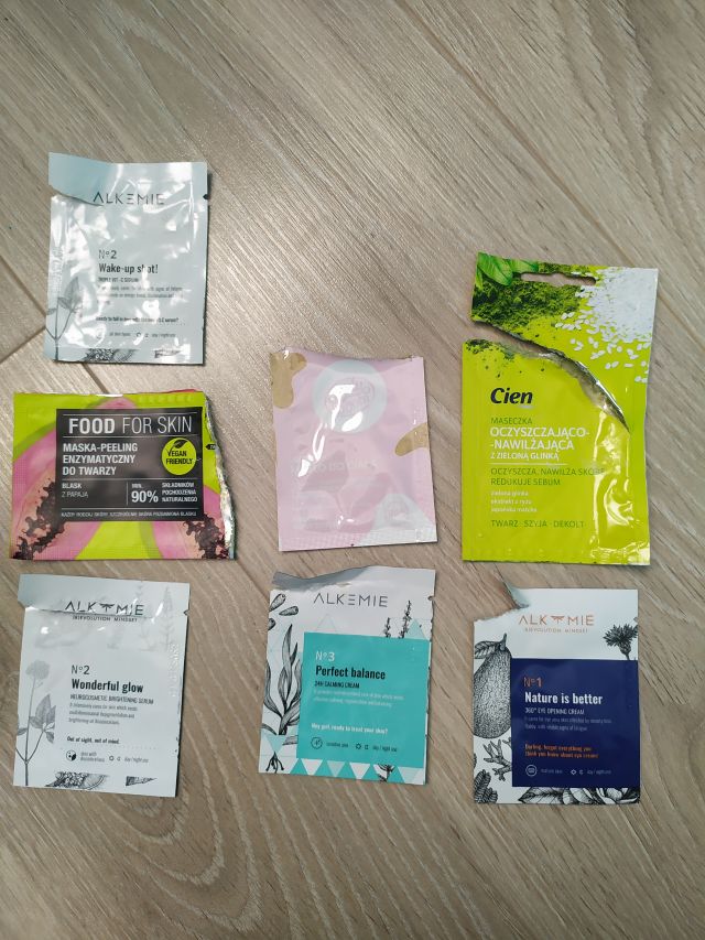 akcja denkowanie! grudzień - kosmetyki w świątecznych opakowaniach i świątecznych kolorach 🎄❄️⛄🎀🎁🎅