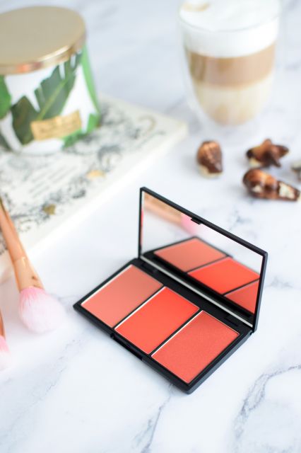 Sleek Paleta róży do policzków, Blush By 3