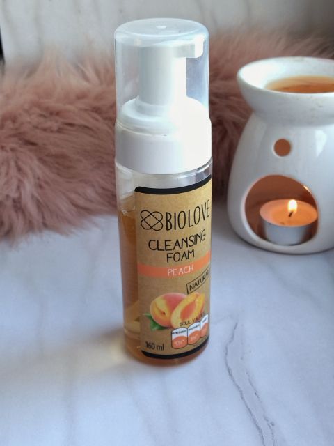 Biolove Pianka do mycia twarzy, Brzoskwinia