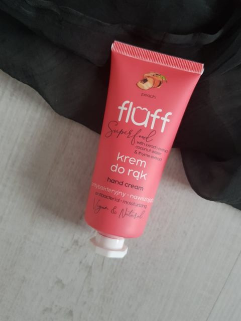 Fluff Superfood, Krem do rąk, Antybakteryjny i nawilżający, Brzoskwinia