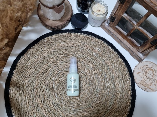 Avon Planet Spa Heavenly Hydration Serum do szyi i dekoltu nawilżające z oliwą z oliwek