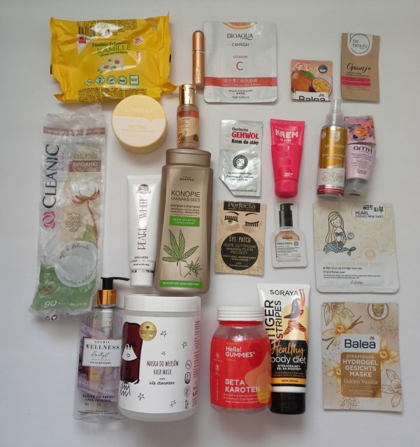 akcja denkowanie! grudzień - kosmetyki w świątecznych opakowaniach i świątecznych kolorach 🎄❄️⛄🎀🎁🎅