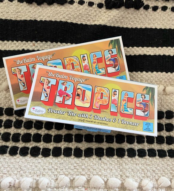 The Balm Paleta do twarzy, Tropics Powder Trio