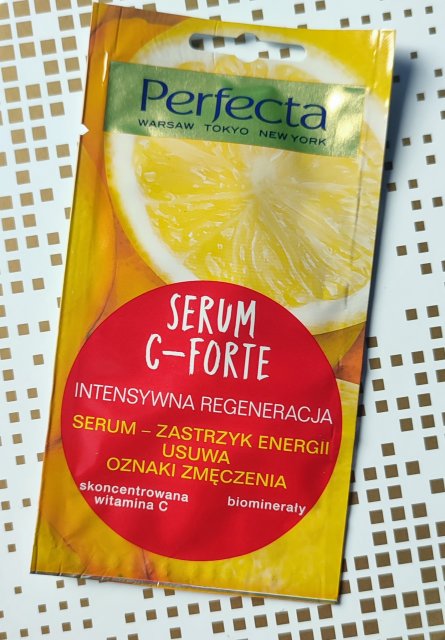 Perfecta Serum C-Forte, Serum do twarzy, Intensywnie regenerujące, Zastrzyk energii usuwający oznaki zmęczenia 