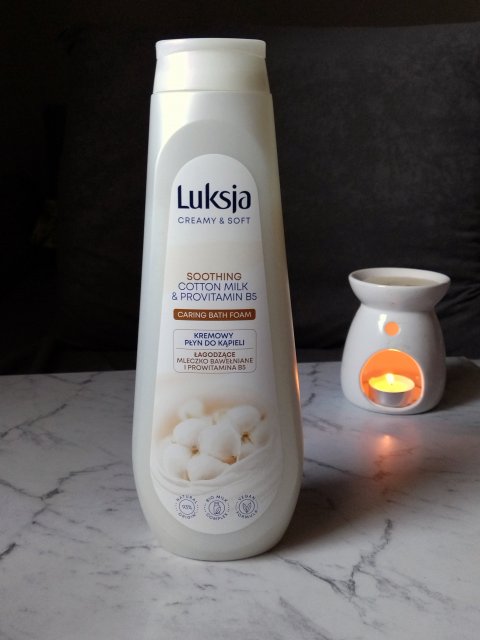 Luksja Creamy, Płyn do kąpieli, Cotton Milk & Provitamin B5