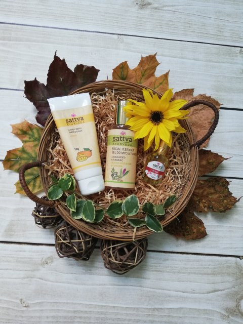 Sattva Żel do mycia twarzy, Facial Cleanser, Drzewo sandałowe i kurkuma