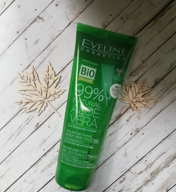 Eveline Żel do twarzy i ciała, Multiregenerujący, 99% Aloe Vera, Z olejkiem z drzewa herbacianego