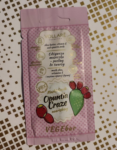 Vollare Cosmetics Odżywcza maseczka-peeling do twarzy, masło Shea, witamina E i nasiona opuncji figowej 