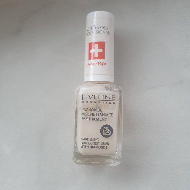 Eveline Nail Therapy Diamond Hardening Nail Conditioner utwardzająca odżywka do paznokci z diamentami 