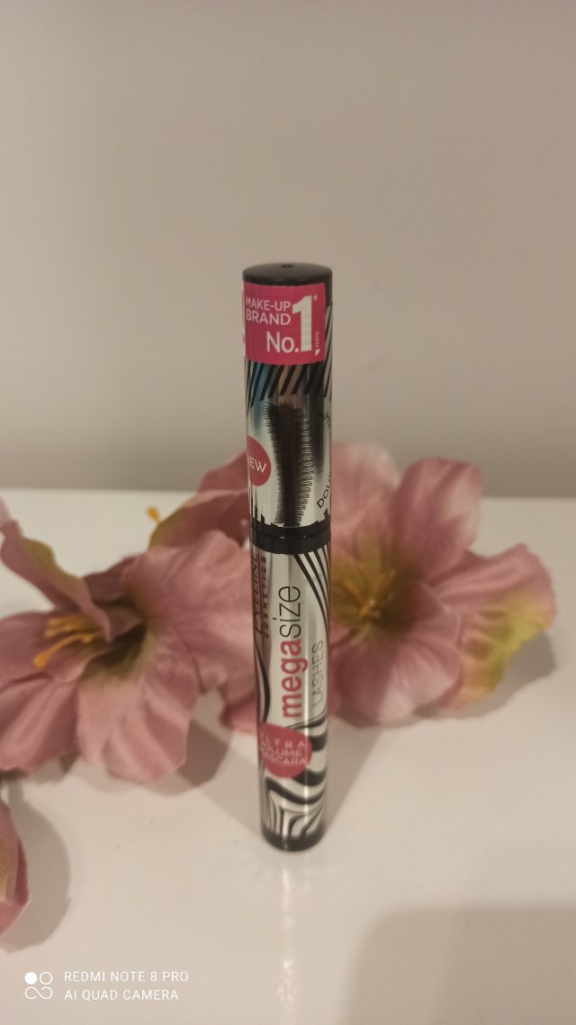 Eveline Mega Size Lashes, pogrubiająco-wydłużający tusz do rzęs