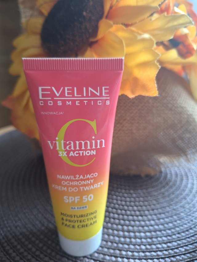 Eveline Vitamin C 3xAction, Krem do twarzy, Nawilżająco-ochronny, Na dzień, SPF 50