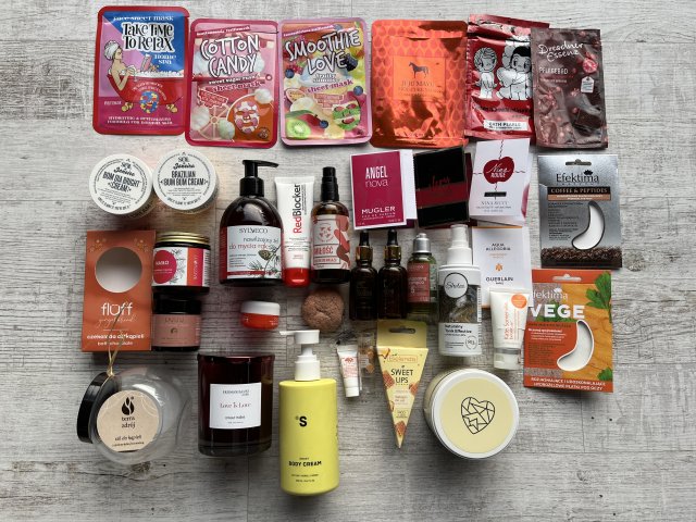 akcja denkowanie! grudzień - kosmetyki w świątecznych opakowaniach i świątecznych kolorach 🎄❄️⛄🎀🎁🎅