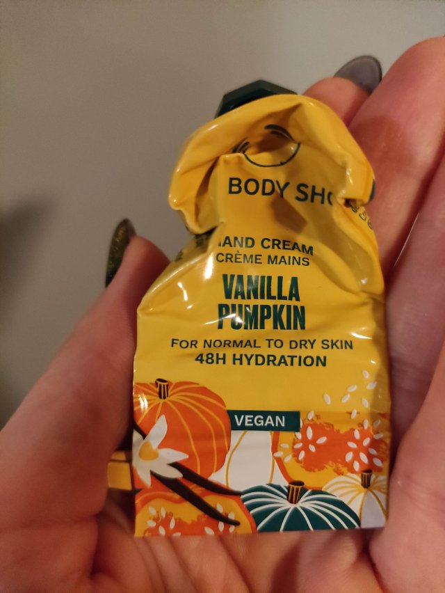 akcja denkowanie! grudzień - kosmetyki w świątecznych opakowaniach i świątecznych kolorach 🎄❄️⛄🎀🎁🎅