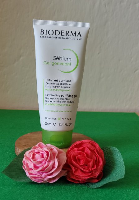 Bioderma Sebium Gel Gommant, Żel złuszczający do mycia twarzy, Cera tłusta i mieszana
