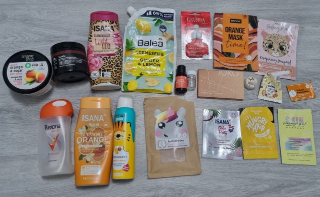 akcja denkowanie! grudzień - kosmetyki w świątecznych opakowaniach i świątecznych kolorach 🎄❄️⛄🎀🎁🎅