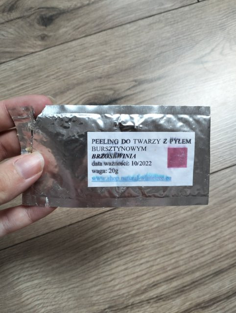 WhiteTree Natural Cosmetics Peeling do twarzy, Z pyłem bursztynowym, Brzoskwinia